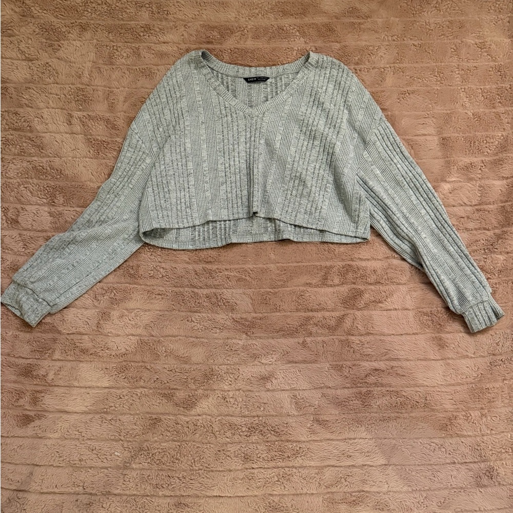 SHEIN Gray Ribbed Crop Top - Picture 2 of 4